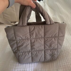 lululemon quilted grid tote bag 5L